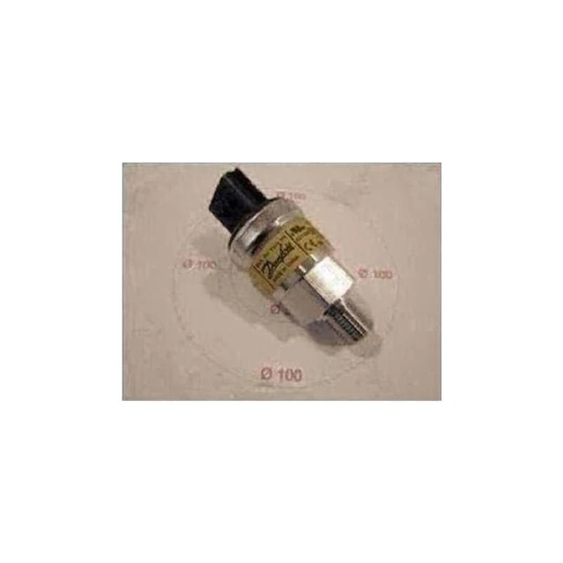 025-40661-000 - Pressure Transducer by York