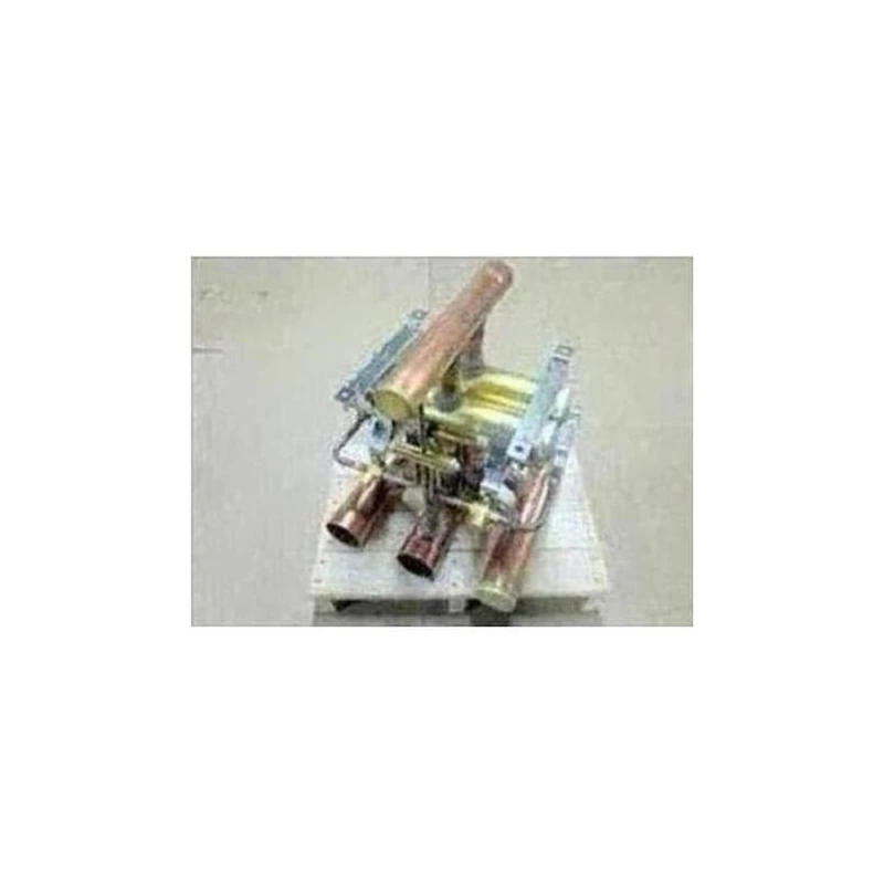 025-43163-240 - Valve 4 Way Reversing by York